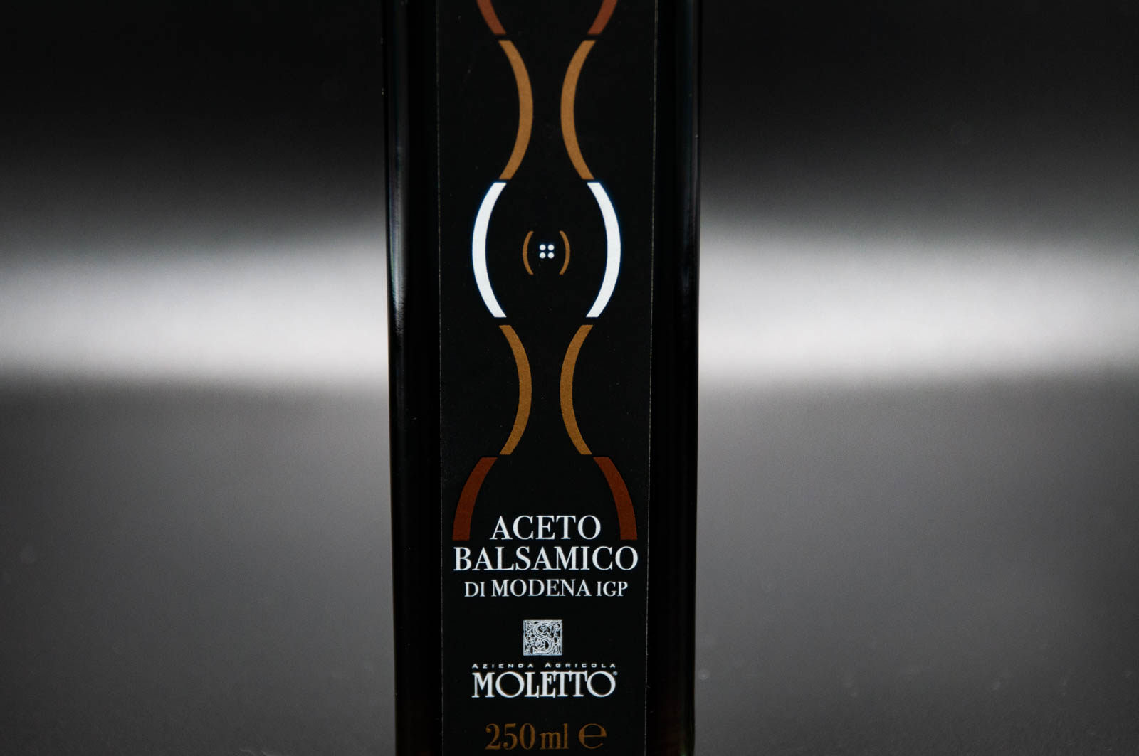 moletto-aceto-balsamico-modena-label